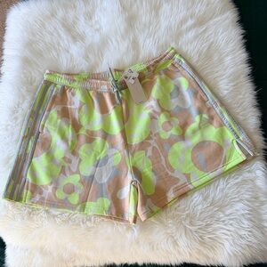 adidas Women’s Floral 3-stripes Fleece Shorts Size XL NWT